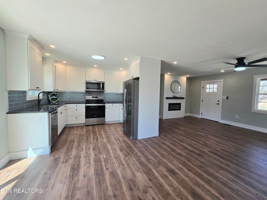 Photo of 106 Matt Edmond Rd, Wartburg, TN 37887 (MLS # 1292985)