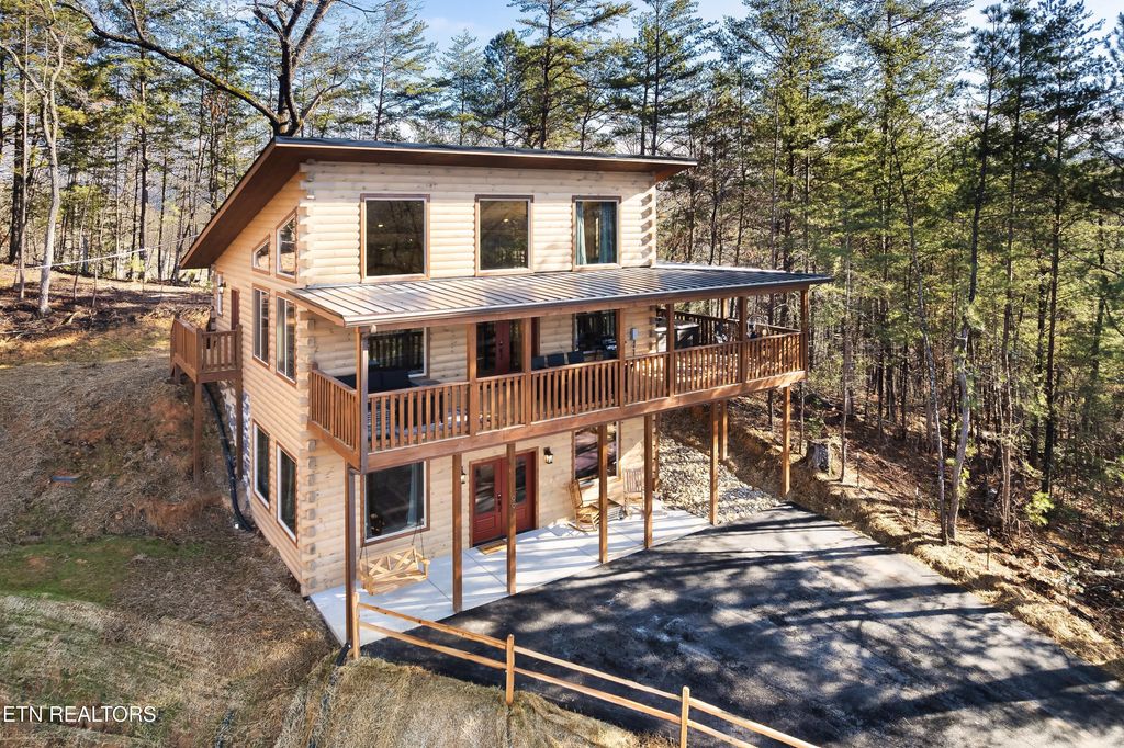 Photo of 991 King Branch Rd Rd, Sevierville, TN 37876 (MLS # 1324435)