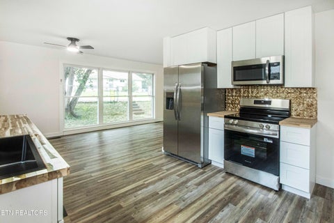 Tiny photo for 114 E Arrowwood Rd, Oak Ridge, TN 37830 (MLS # 1350158)