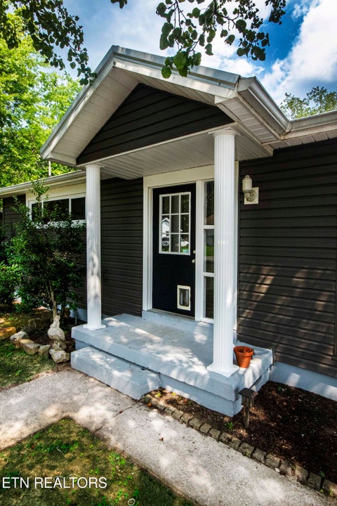 Tiny photo for 114 E Arrowwood Rd, Oak Ridge, TN 37830 (MLS # 1350158)