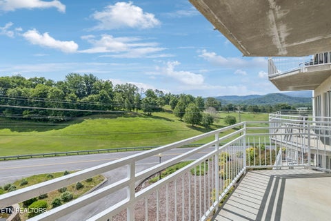 Tiny photo for 503 Dollywood Lane #UNIT 132, Pigeon Forge, TN 37863 (MLS # 1317899)