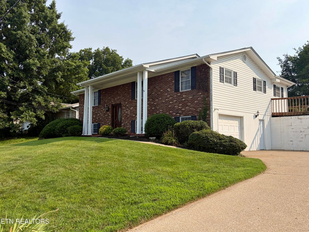 Photo of 7715 Windsong Rd, Powell, TN 37849 (MLS # 1349755)