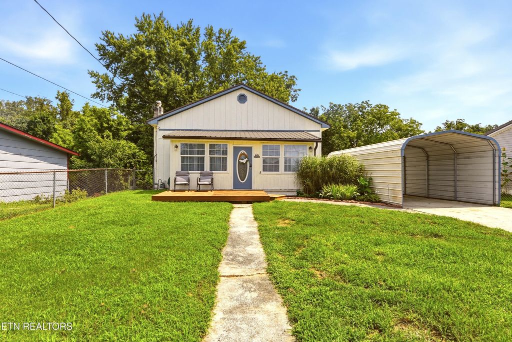 Photo of 430 Browder Circle, Oliver Springs, TN 37840 (MLS # 1349269)