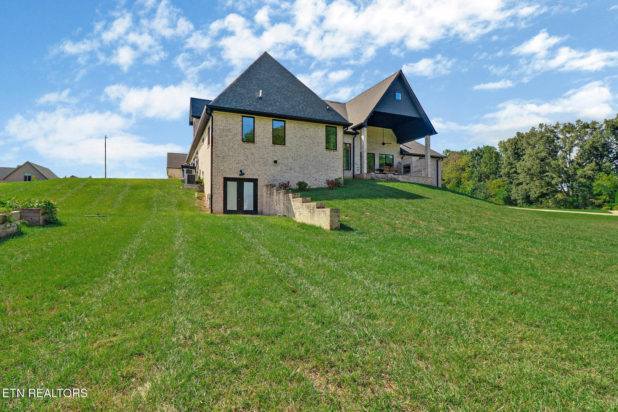 1916 Rivers Edge Drive