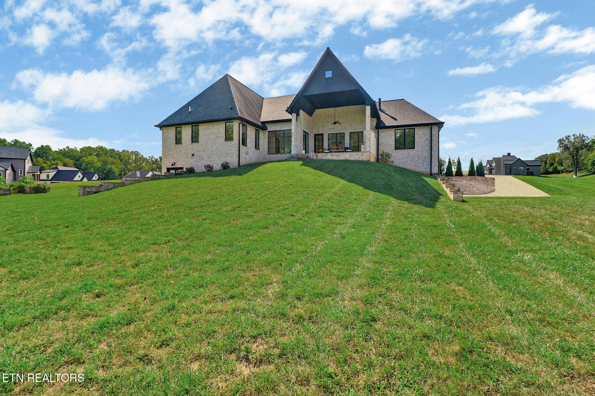1916 Rivers Edge Drive