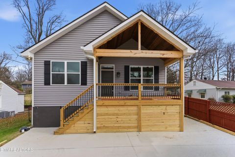 Photo of 324 N Chilhowee Drive, Knoxville, TN 37914 (MLS # 1323625)