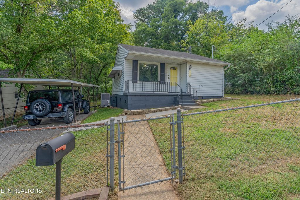 Photo of 113 Johnson Rd, Oak Ridge, TN 37830 (MLS # 1311693)