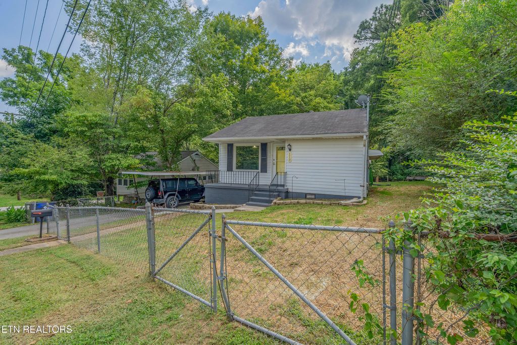 Photo of 113 Johnson Rd, Oak Ridge, TN 37830 (MLS # 1311693)