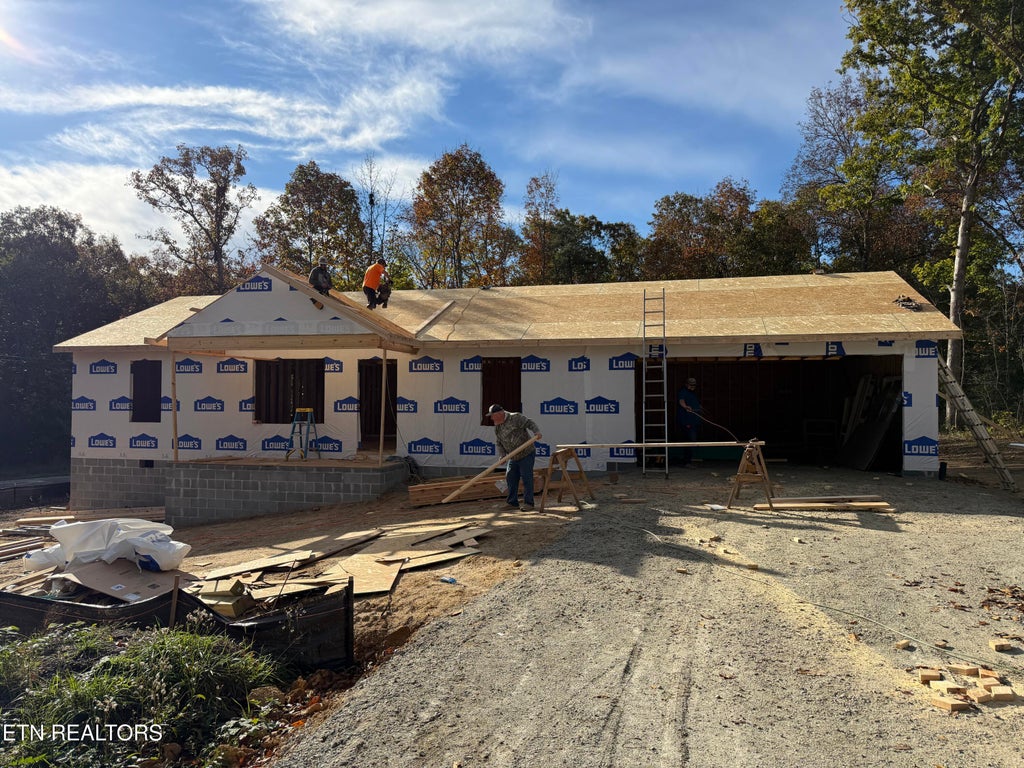 Photo of 1002 Flathead Rd, Crossville, TN 38572 (MLS # 1359476)