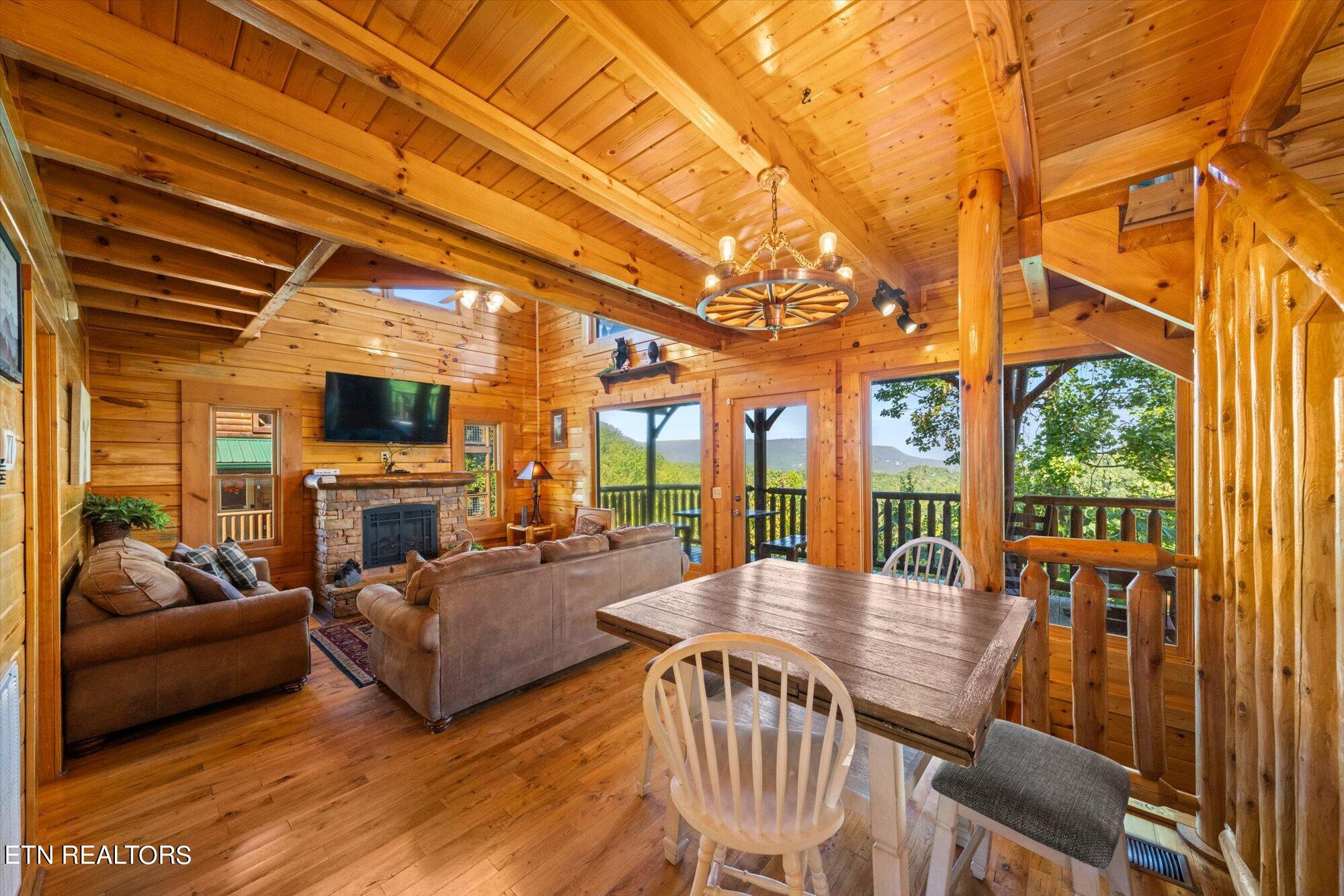 2809 White Oak Ridge Lane