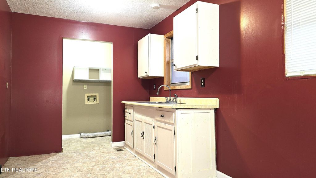 Photo of 112 Redmon Rd, Wartburg, TN 37887 (MLS # 1324657)