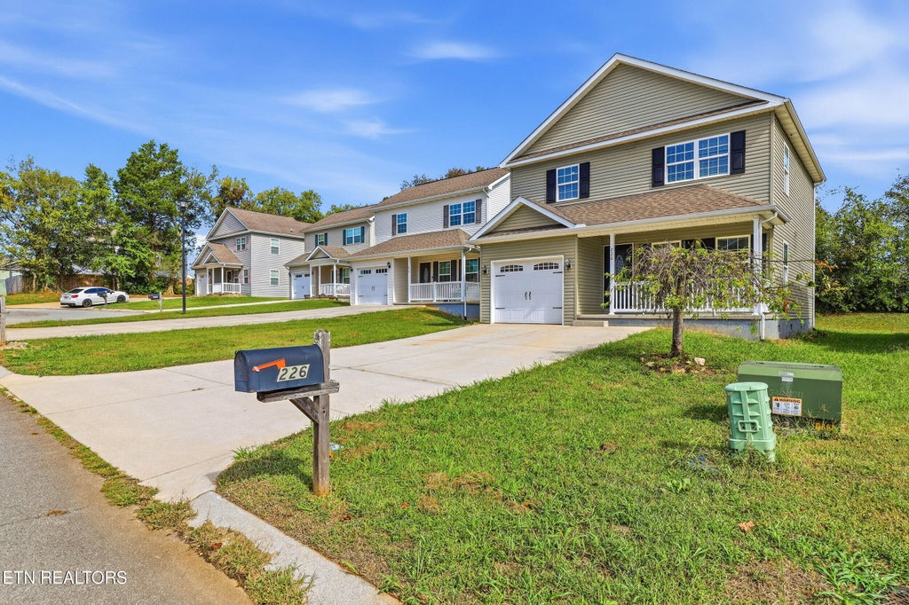 Photo of 226 Heritage Crossing Drive, Maryville, TN 37804 (MLS # 1358746)