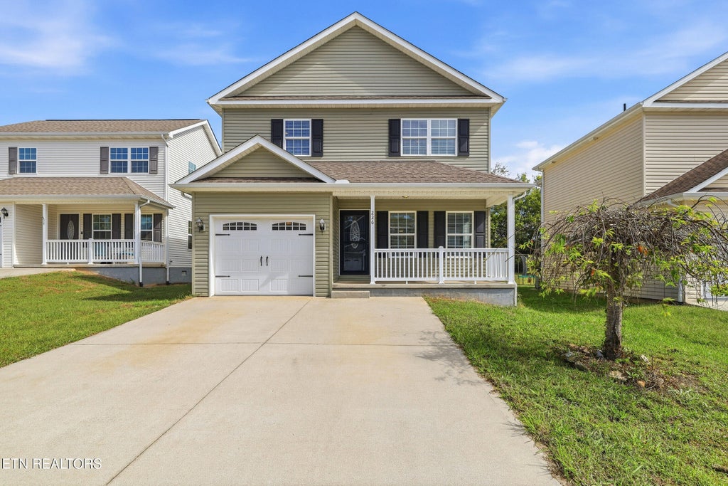 Photo of 226 Heritage Crossing Drive, Maryville, TN 37804 (MLS # 1358746)