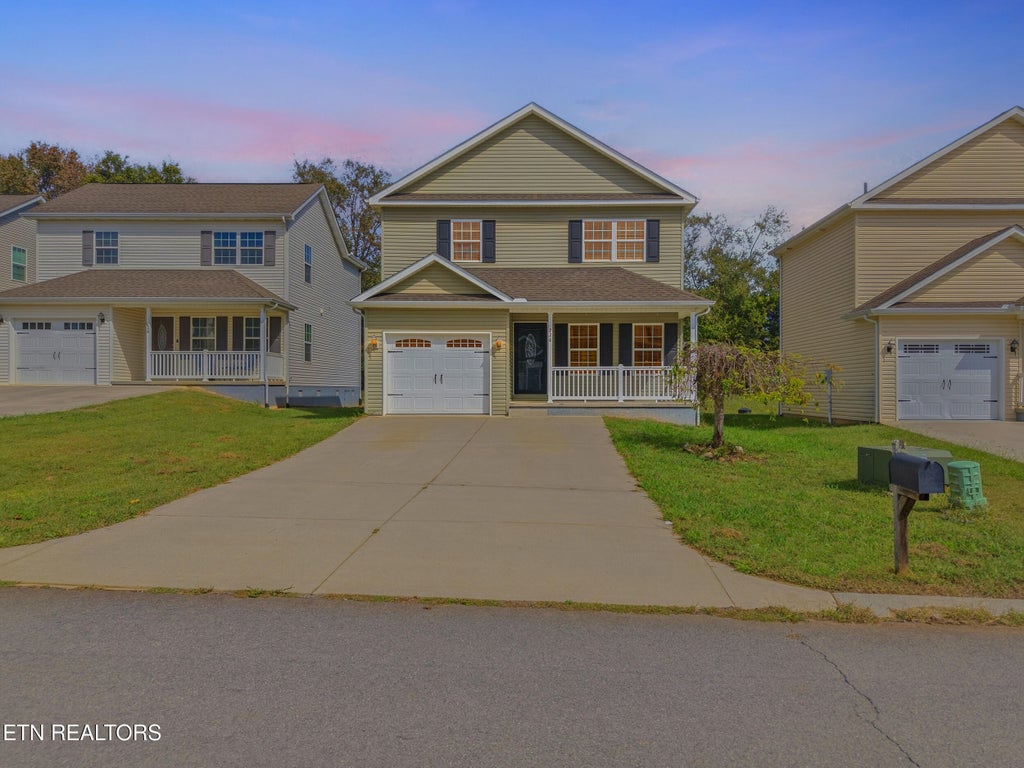 Photo of 226 Heritage Crossing Drive, Maryville, TN 37804 (MLS # 1358746)