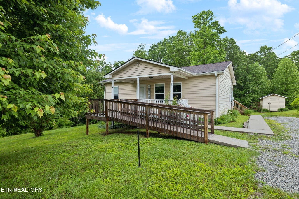 Photo of 263 Fordham Pvt Ln Lane, Robbins, TN 37852 (MLS # 1302103)