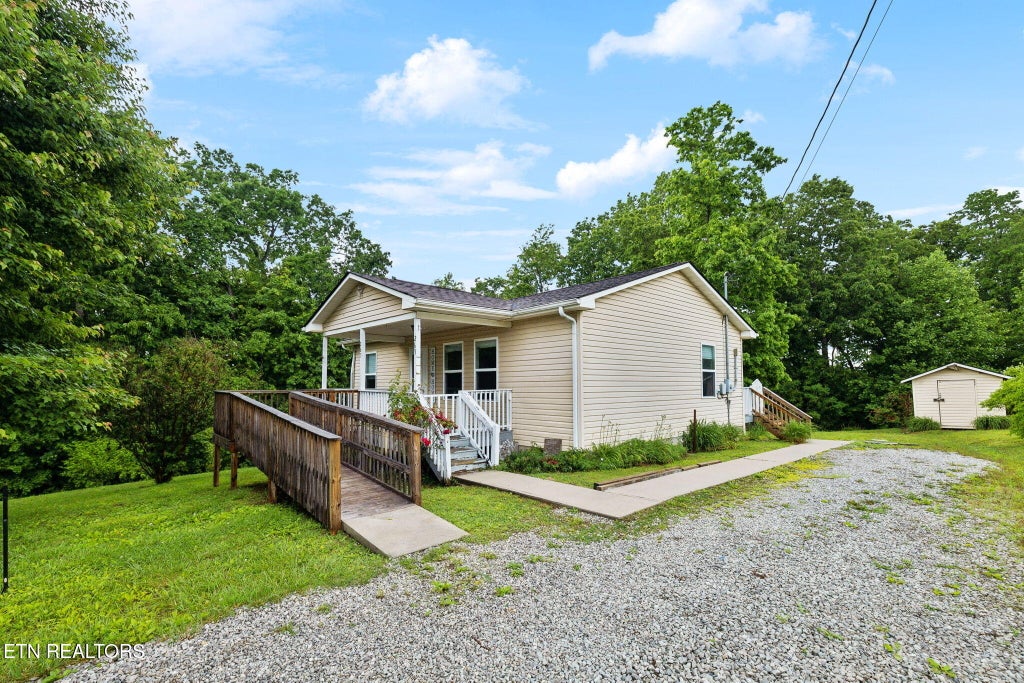 Photo of 263 Fordham Pvt Ln Lane, Robbins, TN 37852 (MLS # 1302103)