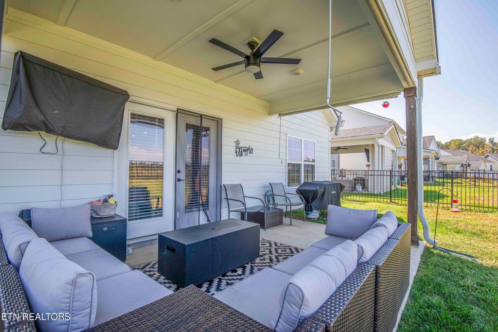 Photo of 1547 Spring Berry Lane, Knoxville, TN 37924 (MLS # 1330902)