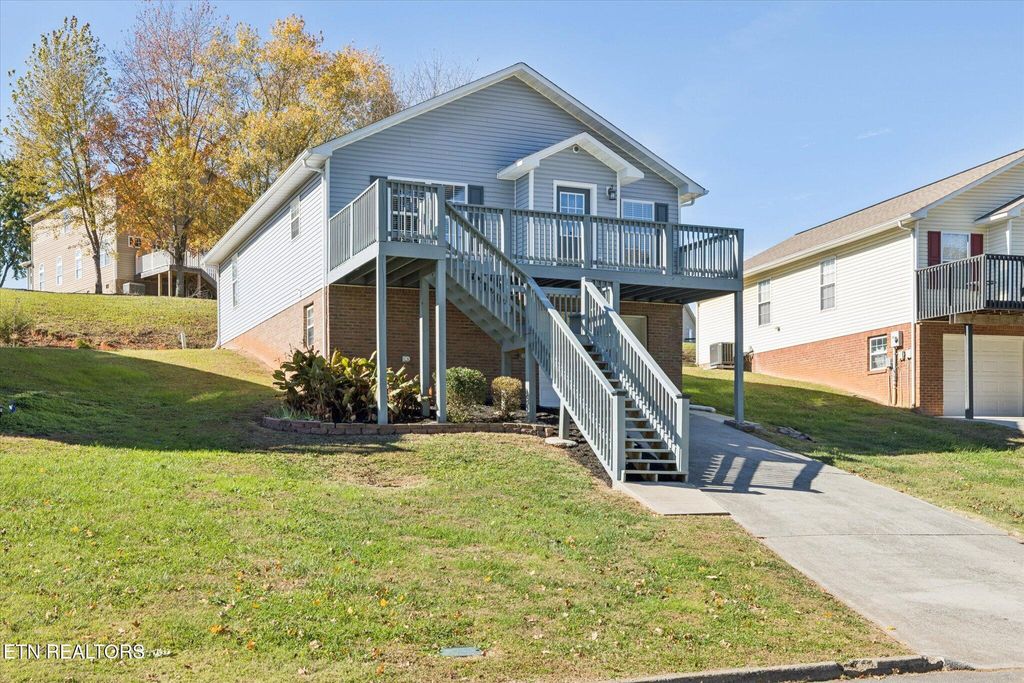 Photo of 1528 Patricia Holt Blvd, Sevierville, TN 37862 (MLS # 1321432)