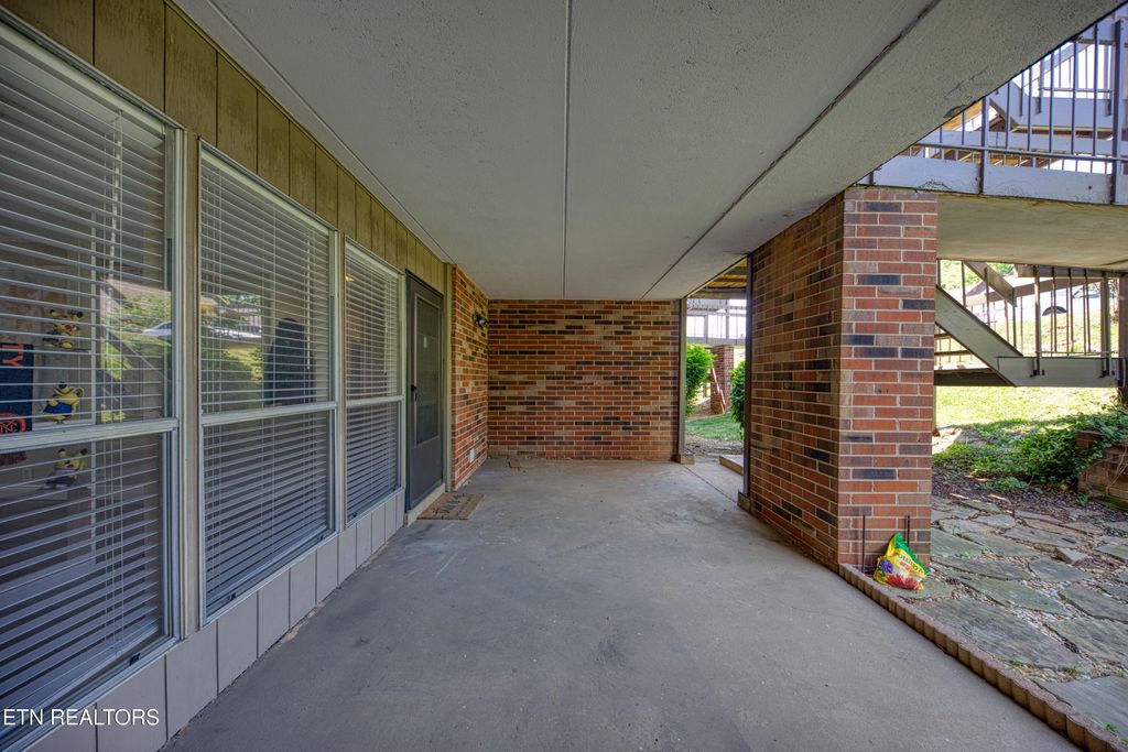 Photo of 400 Dublin Drive, Knoxville, TN 37923 (MLS # 1337508)