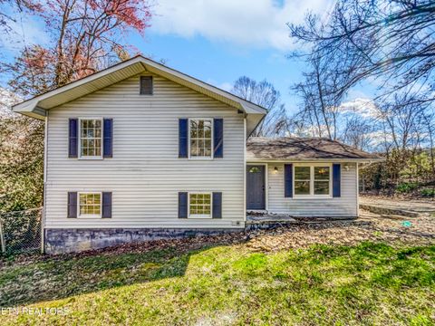 Single Family Residence in Knoxville TN 814 Oliver Rd.jpg