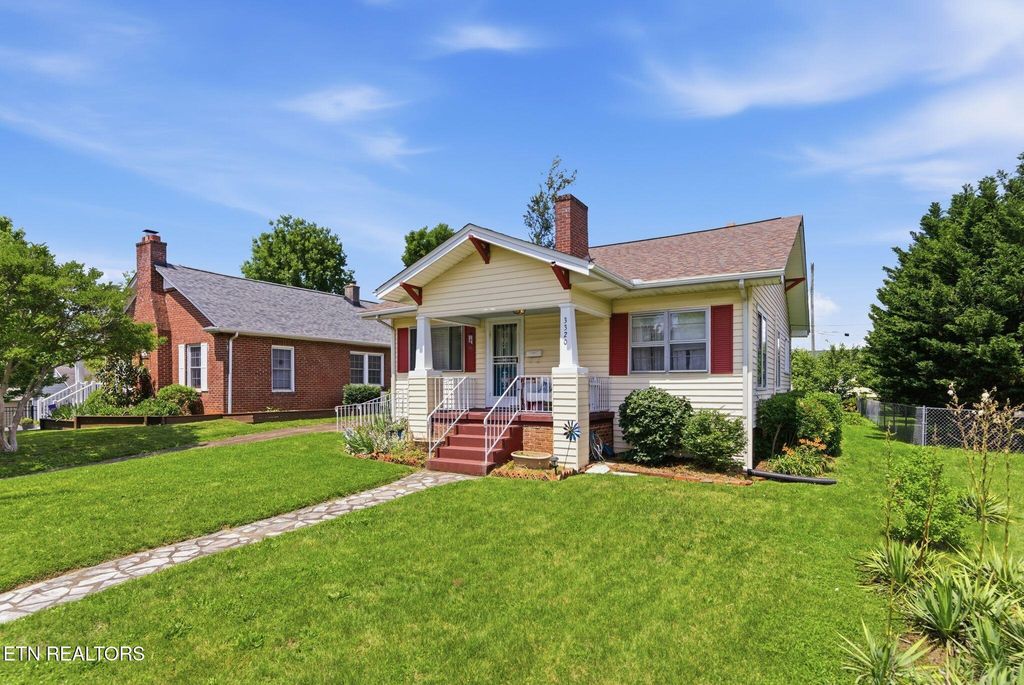 Photo of 3320 Monmouth St, Knoxville, TN 37917 (MLS # 1342738)