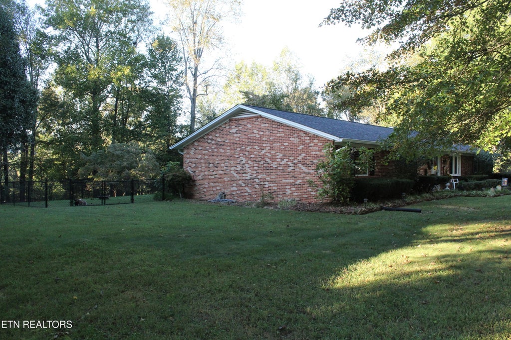 Photo of 1545 Edgefield Ct Court, Cookeville, TN 38506 (MLS # 1358019)