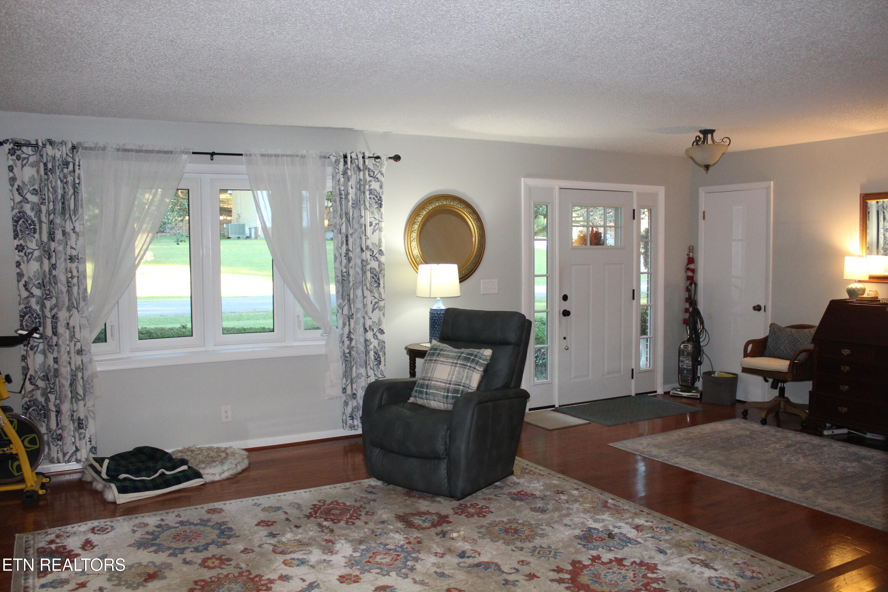 1545 Edgefield Ct Court