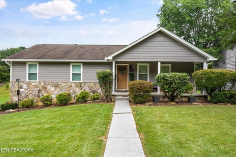 Photo of 805 View Harbour Rd, Knoxville, TN 37934 (MLS # 1347304)