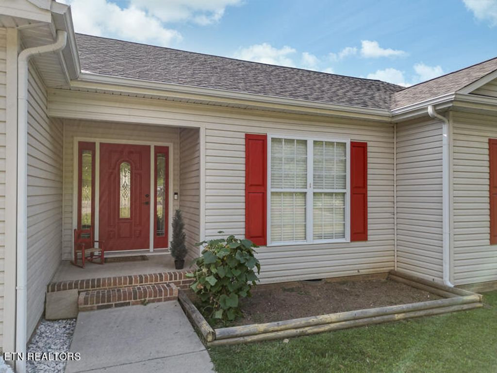 Photo of 169 Park Ave, Madisonville, TN 37354 (MLS # 1274834)