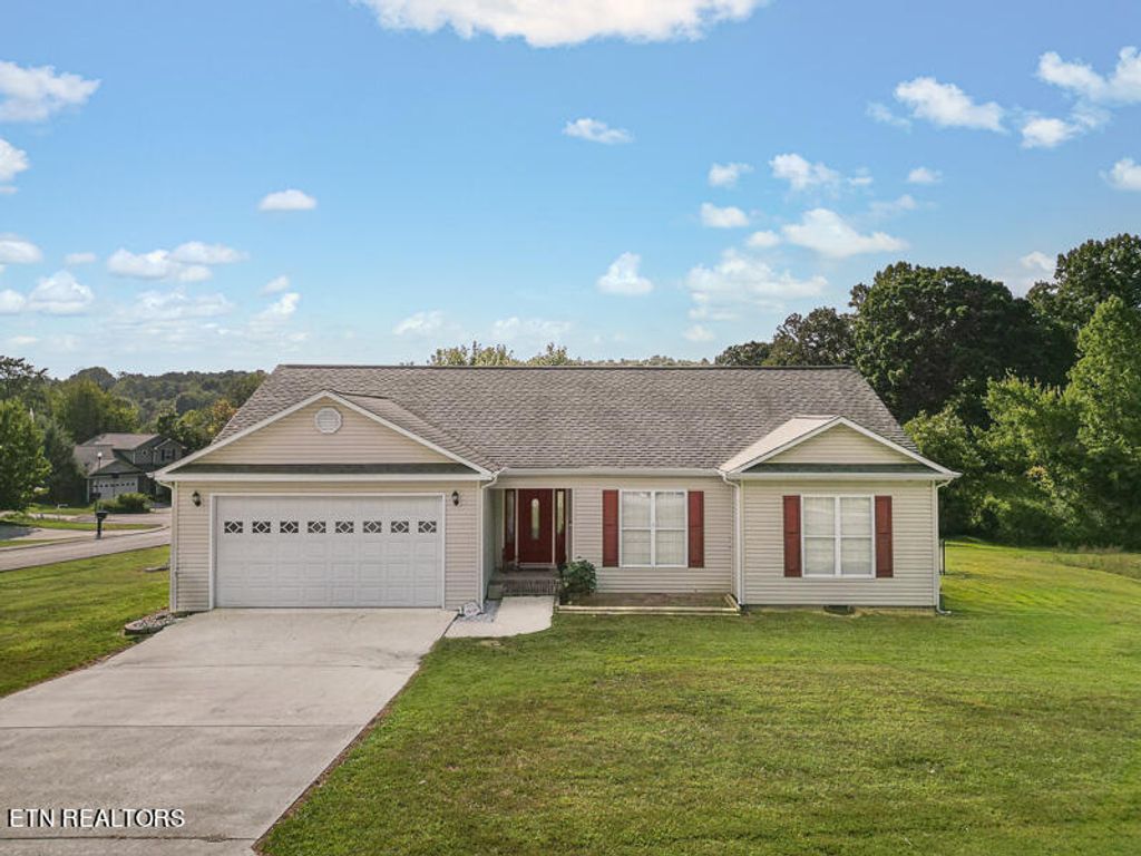 Photo of 169 Park Ave, Madisonville, TN 37354 (MLS # 1274834)