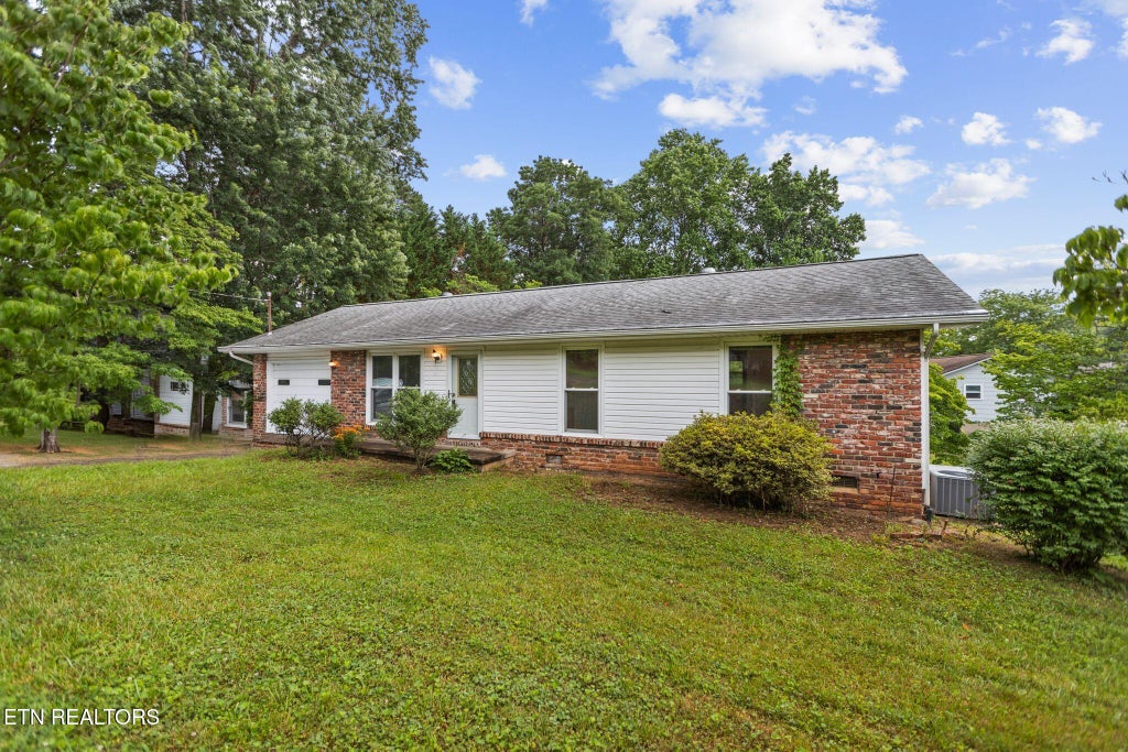 Photo of 1900 Canby Hills Rd, Knoxville, TN 37923 (MLS # 1344260)