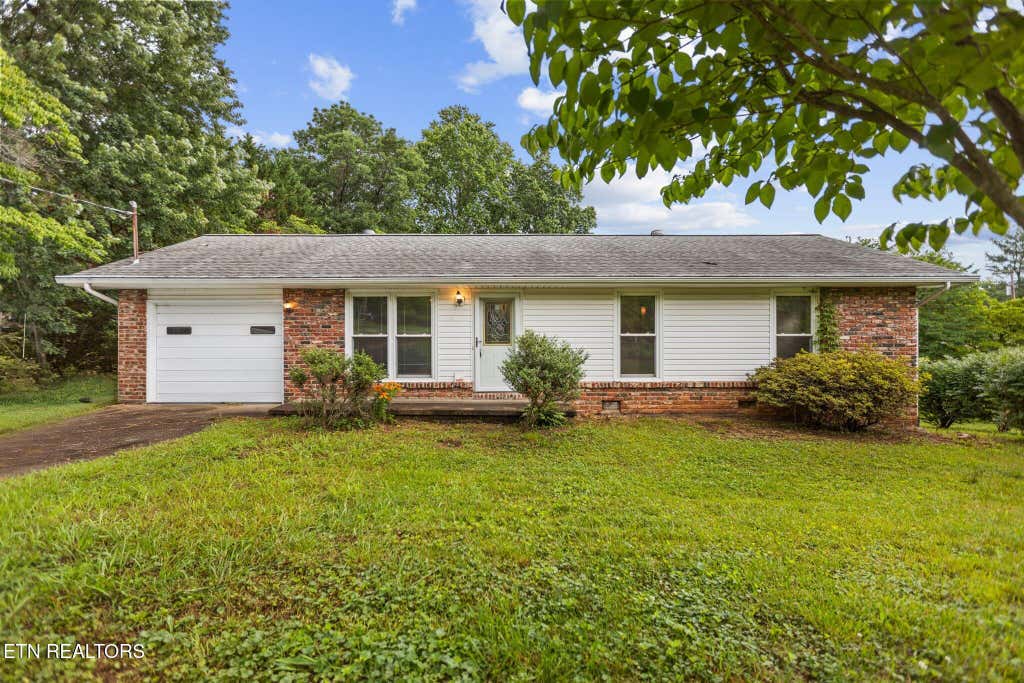 Photo of 1900 Canby Hills Rd, Knoxville, TN 37923 (MLS # 1344260)