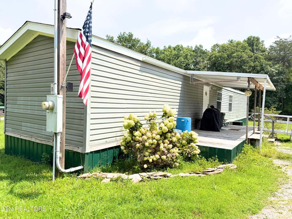 Photo of 1043 Sitting Bull Point Point, Crossville, TN 38572 (MLS # 1351096)