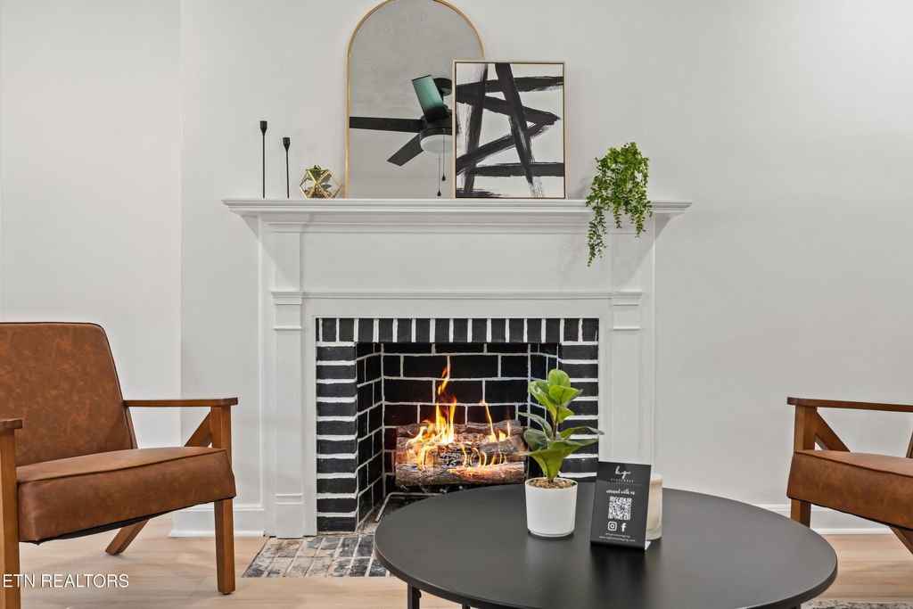 Photo of 202 Hemlock St, Alcoa, TN 37701 (MLS # 1314487)