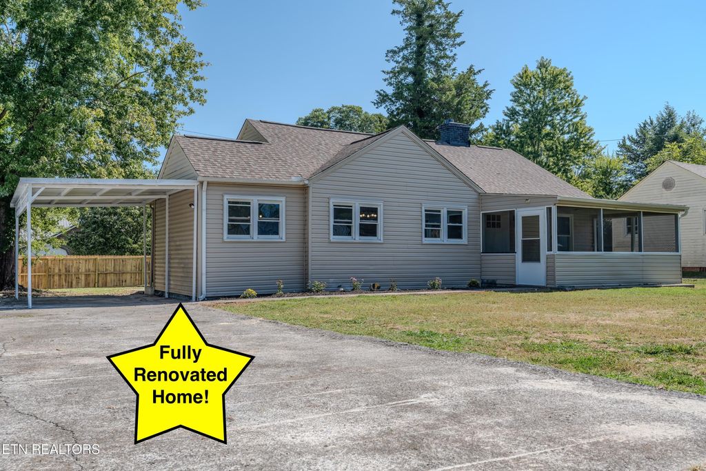 Photo of 202 Hemlock St, Alcoa, TN 37701 (MLS # 1314487)