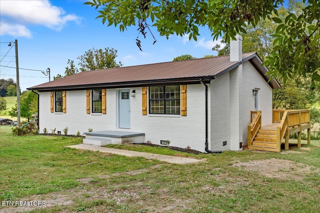 Photo of 129 Harlen Daugherty Street ST, Englewood, TN 37329 (MLS # 1358150)