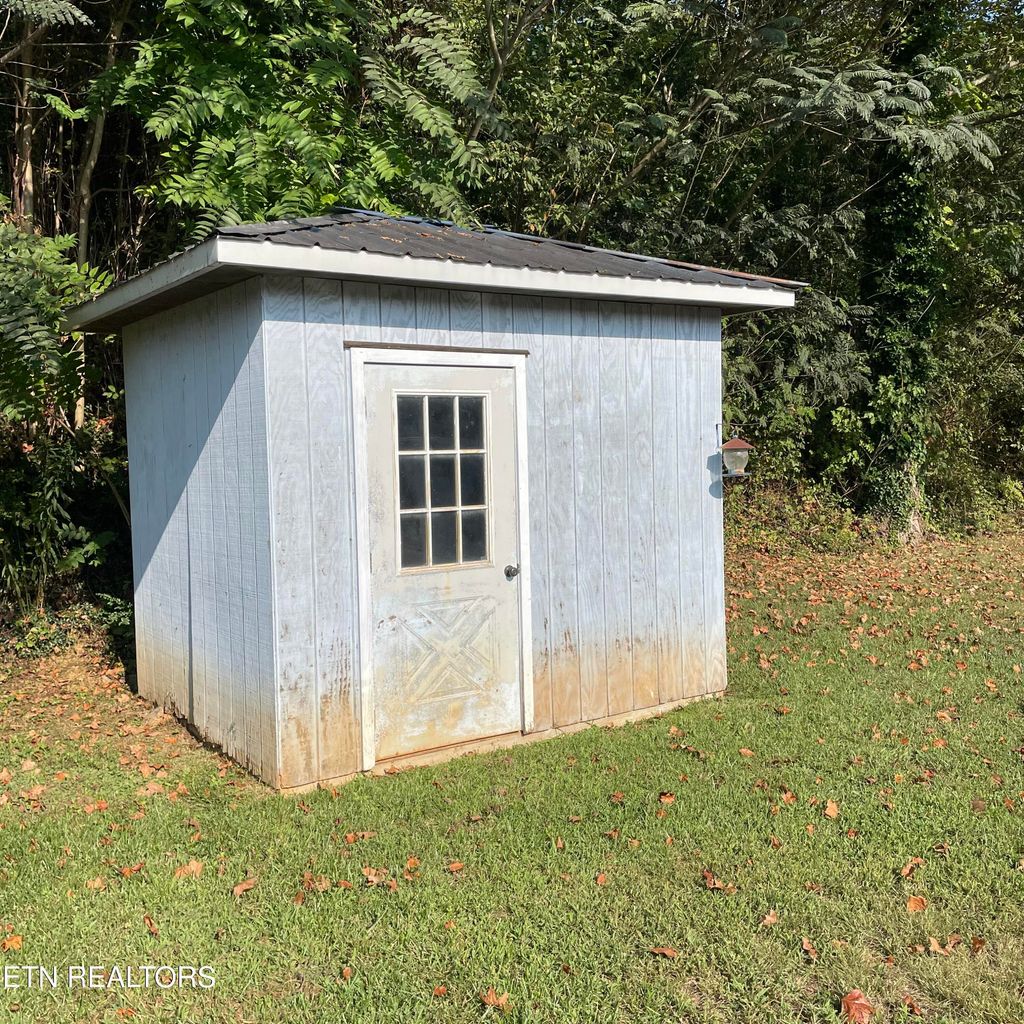 Photo of 101 S Babcock St, Tellico Plains, TN 37385 (MLS # 1275988)