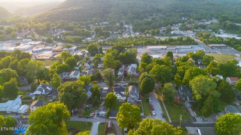 Tiny photo for 726 Clinton St, Harriman, TN 37748 (MLS # 1340836)