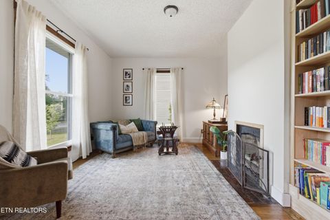Tiny photo for 726 Clinton St, Harriman, TN 37748 (MLS # 1340836)