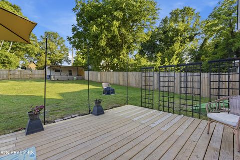 Tiny photo for 726 Clinton St, Harriman, TN 37748 (MLS # 1340836)