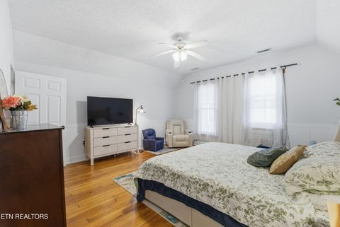 Tiny photo for 726 Clinton St, Harriman, TN 37748 (MLS # 1340836)