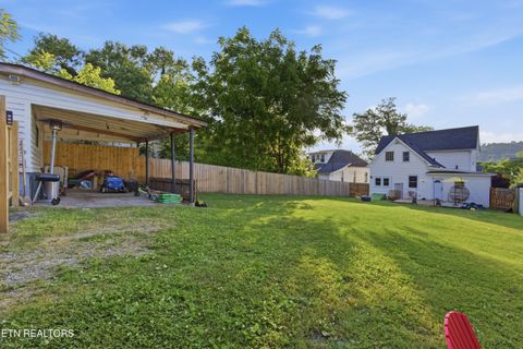 Tiny photo for 726 Clinton St, Harriman, TN 37748 (MLS # 1340836)