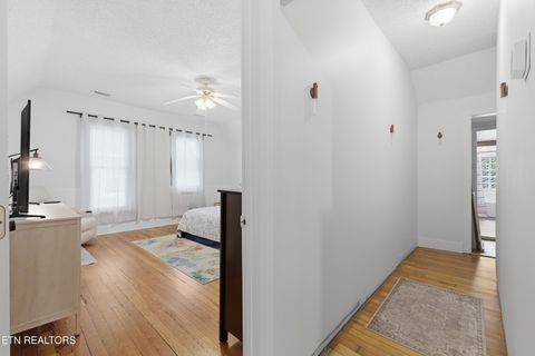 Tiny photo for 726 Clinton St, Harriman, TN 37748 (MLS # 1340836)