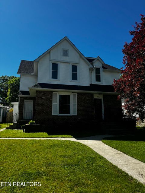 Photo of 726 Clinton St, Harriman, TN 37748 (MLS # 1340836)