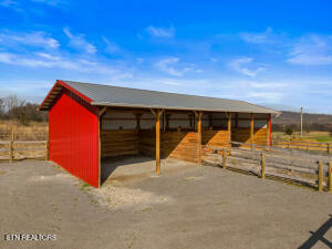 1585 Rocky Valley Rd