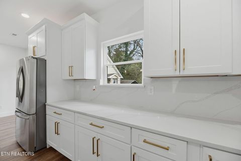 Tiny photo for 703 SW Redwine St, Knoxville, TN 37920 (MLS # 1319510)