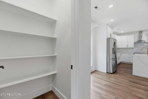 Tiny photo for 703 SW Redwine St, Knoxville, TN 37920 (MLS # 1319510)