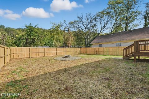 Tiny photo for 703 SW Redwine St, Knoxville, TN 37920 (MLS # 1319510)