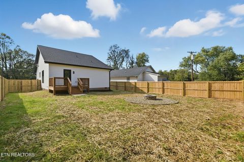 Tiny photo for 703 SW Redwine St, Knoxville, TN 37920 (MLS # 1319510)