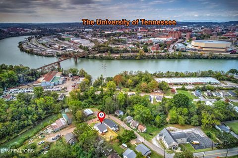 Tiny photo for 703 SW Redwine St, Knoxville, TN 37920 (MLS # 1319510)